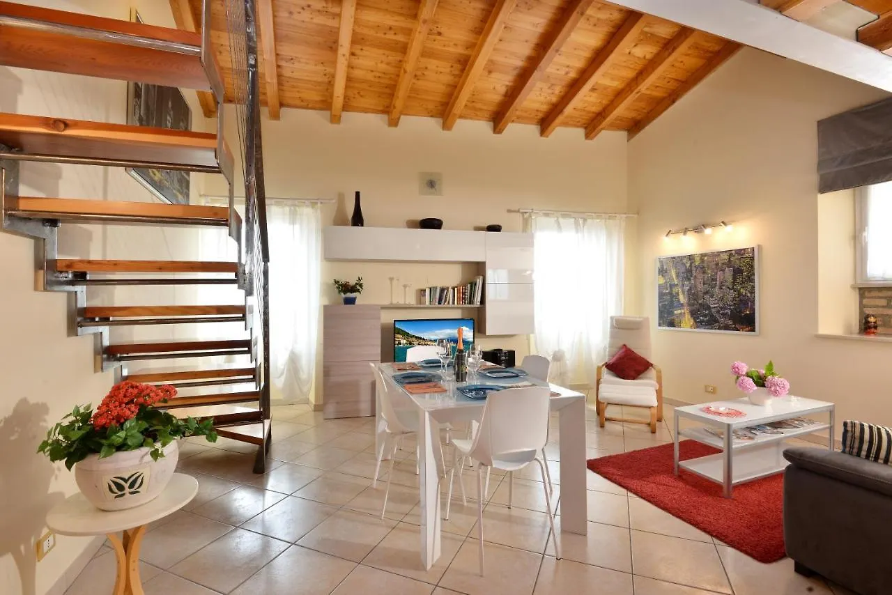 Antiche Rive Holidays Apartments 3*, Salo Italy